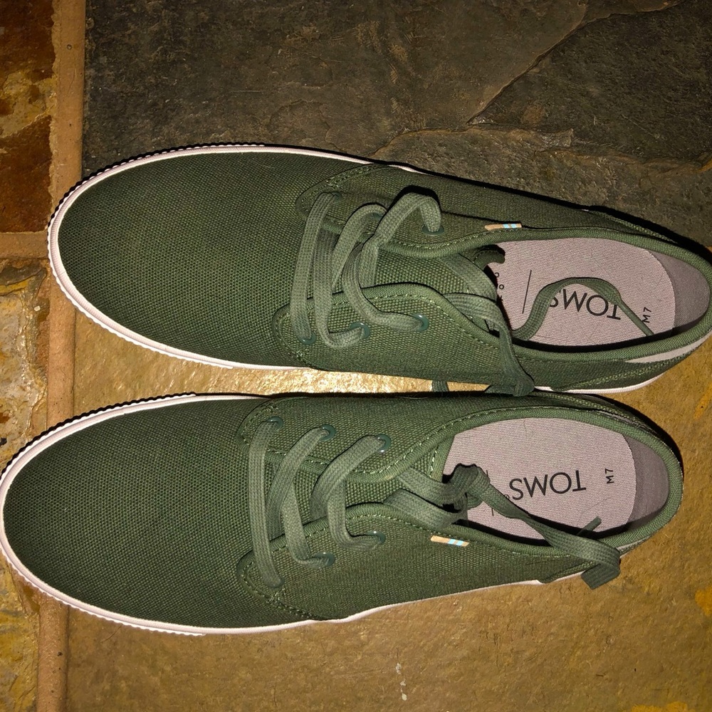 Military Green size 7 Toms sneakers